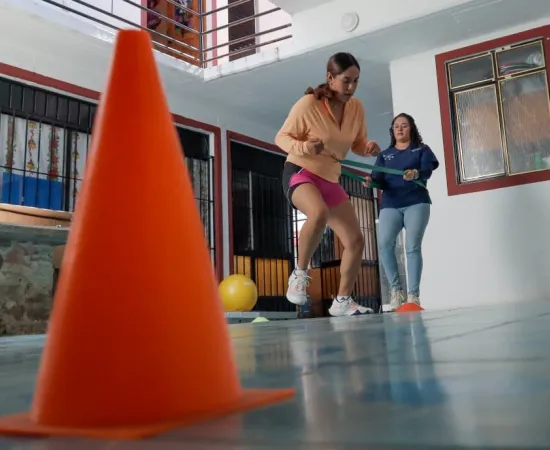 Fisioterapia en el DIF Xoxocotlán, servicio que devuelve sueños