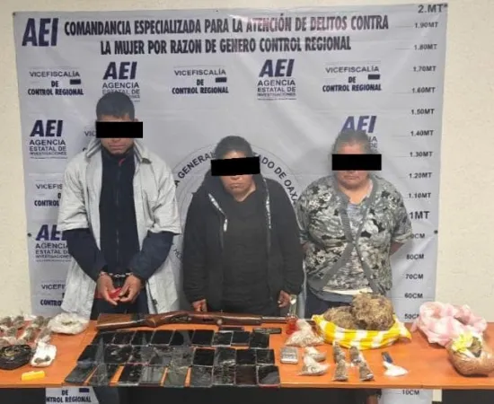 Desarticulan centros de operación de narcomenudeo en Ixtlán, detienen a cinco personas, aseguran más de 100 dosis y un arma de fuego