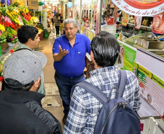 Gobierno Municipal brinda atención a locatarios luego de un conato de incendio en el mercado Benito Juárez