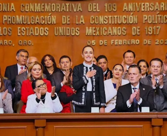 DE PARADOJAS Y UTOPÍAS / Constitución vapuleada / RAÚL NATHÁN PÉREZ