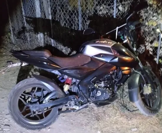 Policía Municipal asegura motocicleta al contar con reporte de robo activo