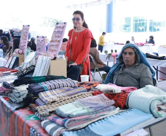 Impulsa Congreso del Estado la economía local con expoventa de artesanías y emprendimiento oaxaqueño