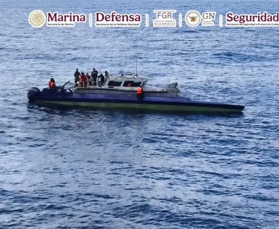 Aseguran semisumergible con presunta cocaína en las costas de Colima