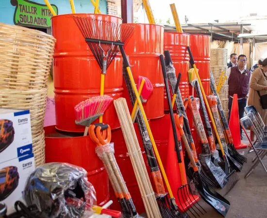 Ray Chagoya fortalece el Área de Barridos con nuevo equipamiento para mantener limpia la capital