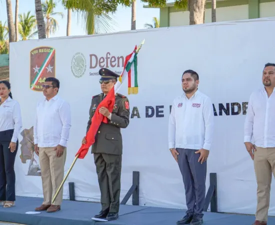 Abandera IEEPO a 73 escuelas de la Costa, celebrando la identidad nacional
