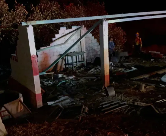 Reporta Protección Civil que preliminarmente no hay víctimas en explosión de polvorín en San Andrés Ixtlahuaca