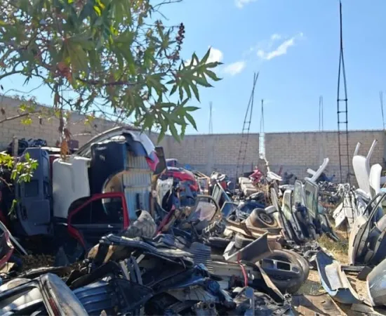 Ejecutan cateos en deshuesaderos de San Pablo Huitzo: asegura diversas autopartes de unidades de motor