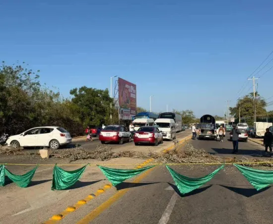 En Bajos de Chila el bloqueo genera preocupación por afectaciones al turismo y a la población