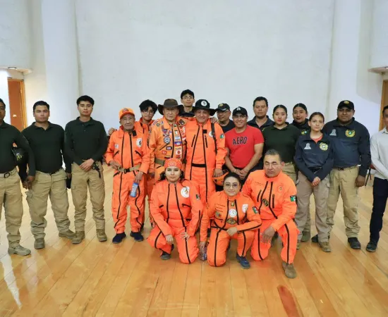 Comparten vivencias de rescate y prevención con Héctor Méndez “El Chino” en Xoxocotlán