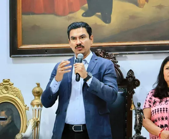 Cabildo de Oaxaca de Juárez aprueba relevo en la titularidad de la Secretaría Municipal