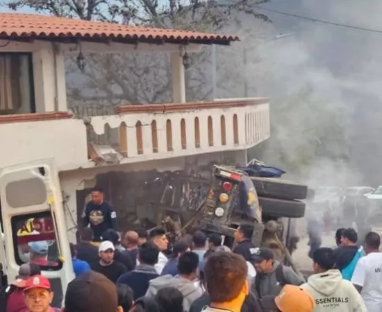 Dos fallecidos en Guelatao por accidente de un carro pesado  