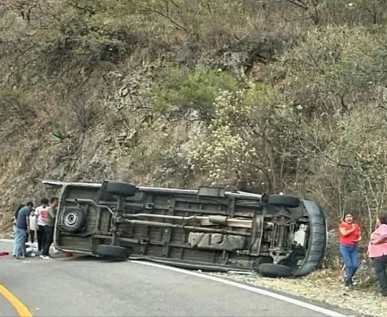 Piden reparación de daños a empresa de transporte tras accidente