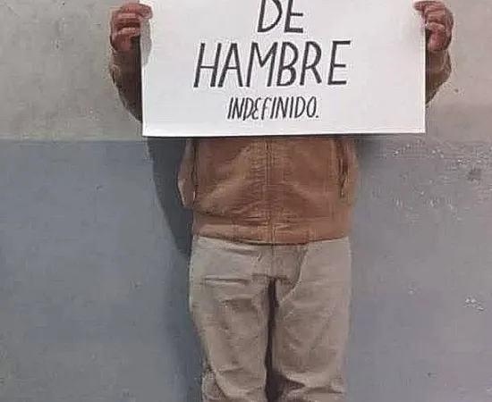 Interno inicia huelga de hambre en penal de Etla
