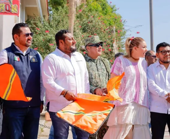 Dan banderazo de Semana Santa Segura en Juchitán 