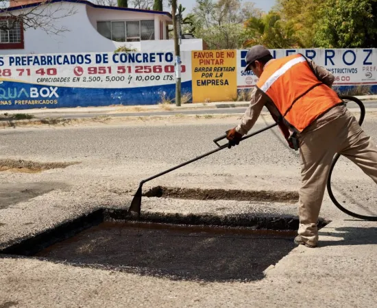 Repara Gobierno del Estado más de 800 baches en la capital 