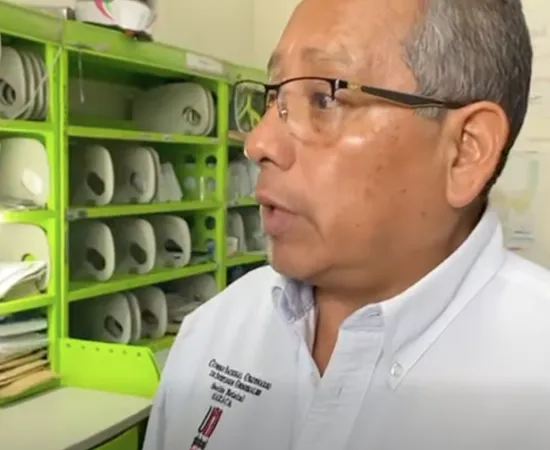 Bajo protesta trabajan empleados de Correos de México