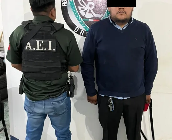 Fiscalía detiene a una persona y asegura un arma ilegal en transporte con destino a Santa Lucía Ocotlán