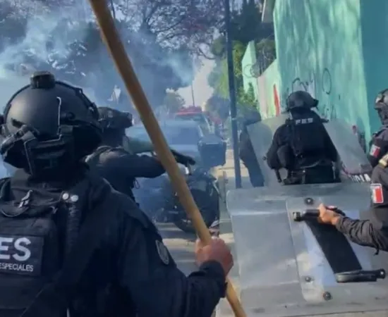 DE PARADOJAS Y UTOPÍAS /  La ley versus chantaje  / RAÚL NATHÁN PÉREZ