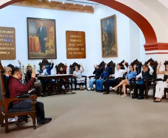 Sesión de Cabildo con acuerdos que generan resultados para vecinas y vecinos de Oaxaca de Juárez