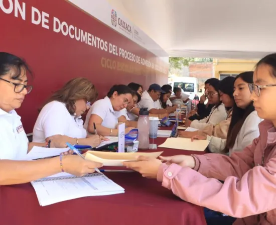 Inicia IEEPO recepción de documentos de egresados normalistas y becarios ENIDMI