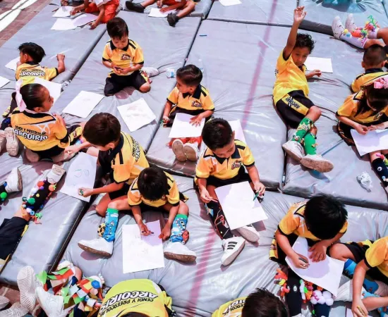 DIF juchiteco convive con infancias de preescolar en festejo por el Día del Niño