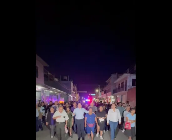 Recorren la col. Víctor Bravo Ahuja Sur con el proyecto Santa Lucía Segura e Iluminada 