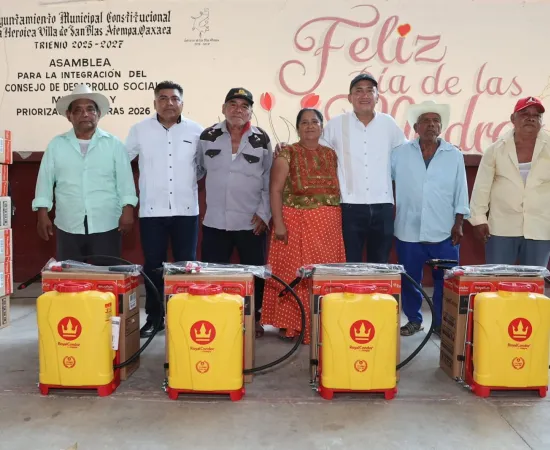 Gestiona Nino Morales apoyos para campesinos blaseños
