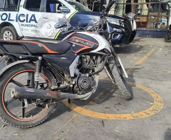 Policía Municipal asegura dos motocicletas al contar con reporte de robo activo