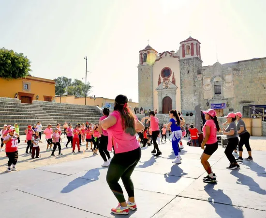 Mamás de Oaxaca de Juárez celebran su día con alegría, energía y mucho corazón