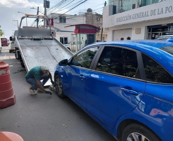 Asegura Policía Vial Estatal unidad de motor con reporte de robo en la capital oaxaqueña 