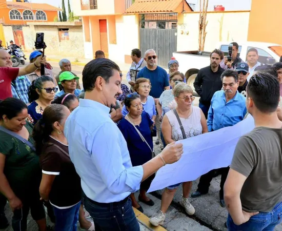 Ray Chagoya supervisa obras