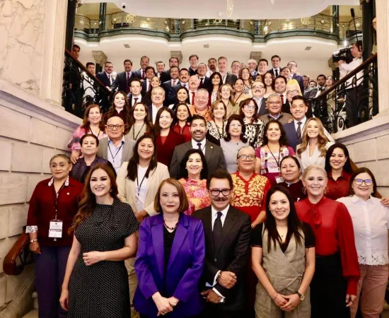 Nino Morales participa en reunión de Senadores en Palacio Nacional