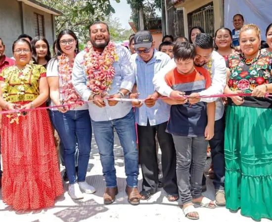 Entrega Miguel Quetu rehabilitación de drenaje, agua potable y pavimentación en la 7a. Sección 