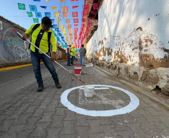 Realizan tequio en el Barrio de Xochimilco