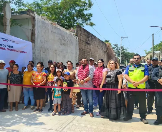Juchitán continúa avanzando en drenaje y pavimentación