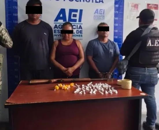 Cateos simultáneos en la Costa de Oaxaca dejan ocho personas detenidas y aseguramiento de presuntas drogas y armamento