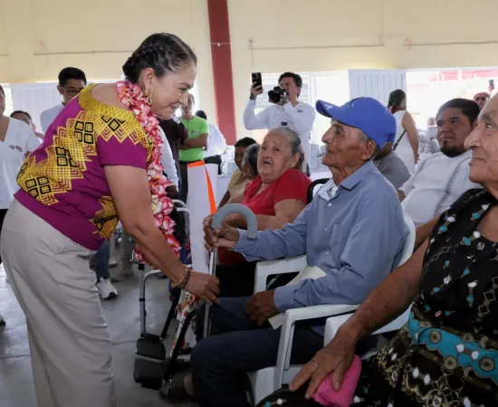 DIF Oaxaca entrega apoyos a grupos prioritarios en Santiago Ixtaltepec