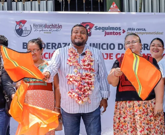 Otra calle de Juchitán comienza a recibir atención para solucionar el problema de drenaje que afecta a las familias
