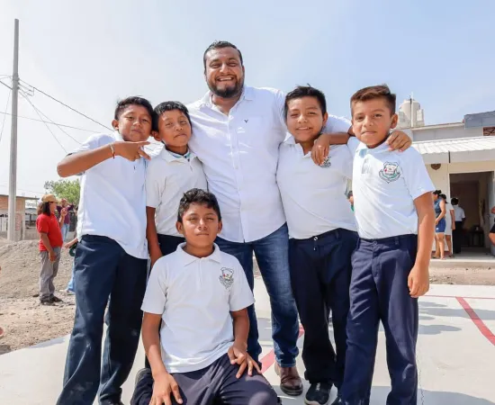Inicia construcción de un aula nueva en Juchitán