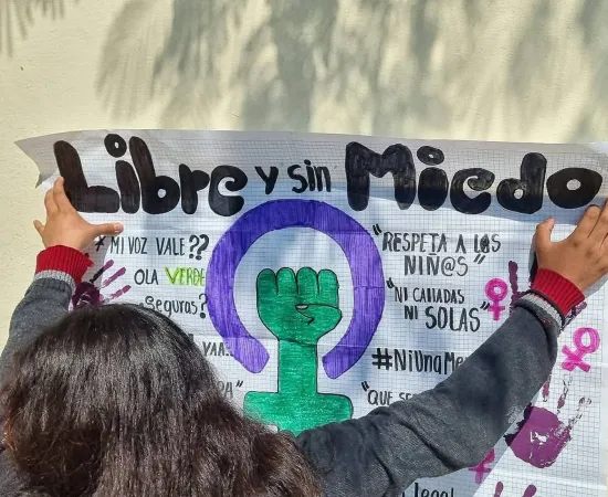 Alumnas exigen atención y respaldo, protestan en el COBAO de Huajuapan de León por acoso sexual. 