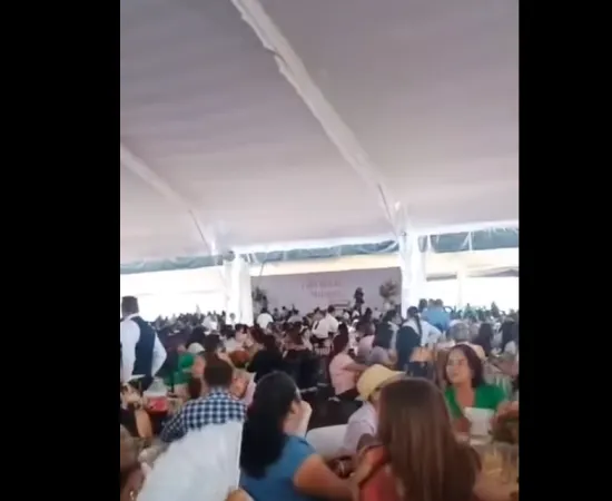 Un simplisimo desayuno para festejar a las madres de familia del STPEIDCEO