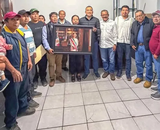 Nino Morales recorre comunidades de la Sierra Mixe