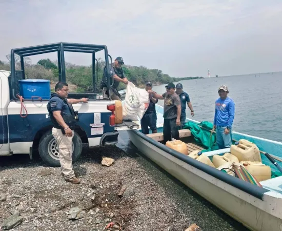 Responde gobierno de Juchitán al llamado de Santa María del Mar ante afectaciones por Mar de Fondo