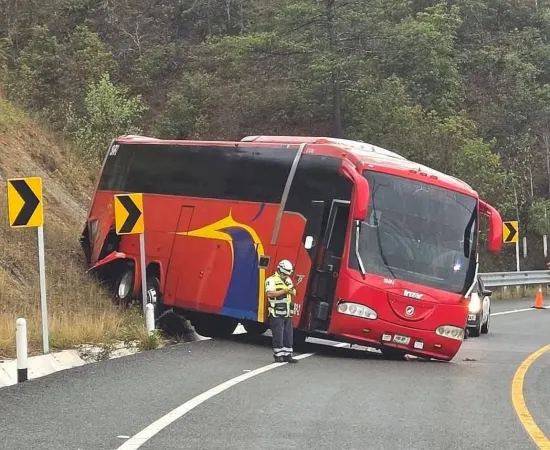 Se accidentan universitarios de la UABJO 