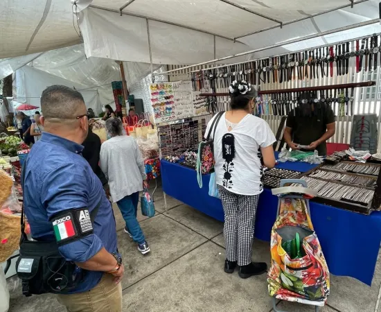 Intervención conjunta de la FGEO y Mando Metropolitano inhibe intento de coacción en tianguis de la colonia Reforma
