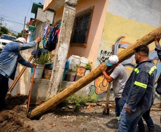 Mantiene gobierno juchiteco atención a fallas eléctricas y de alumbrado 