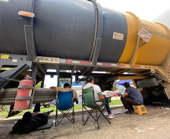 Plantón de la S-22 provoca falta de combustibles 