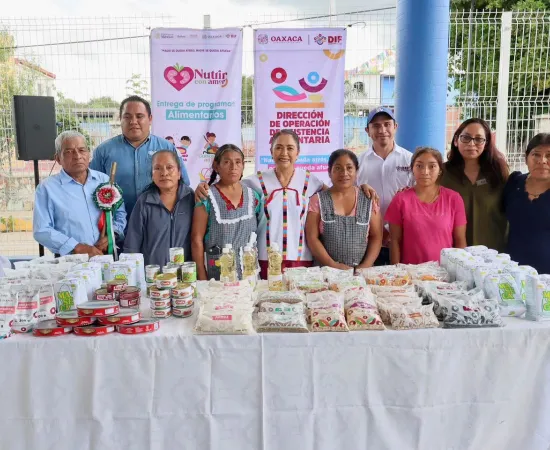 Con entrega de apoyos alimentarios, favorece DIF Oaxaca nutrición de habitantes de Valles Centrales
