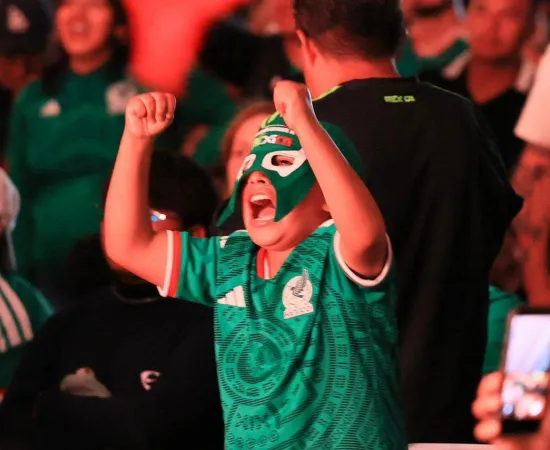 Gran fiesta futbolera en Oaxaca de Juárez tras el triunfo de México