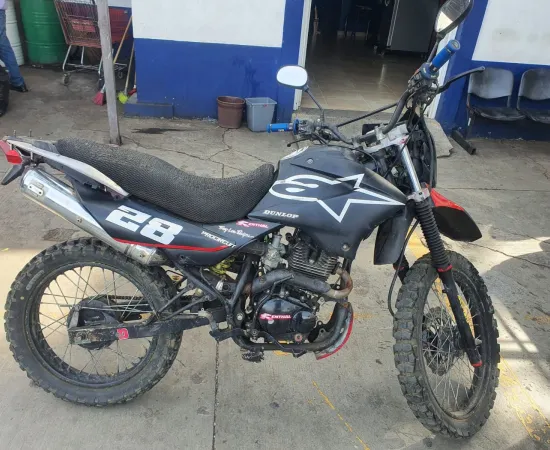 Policía Municipal asegura motocicleta con presuntas alteraciones en sus numerales